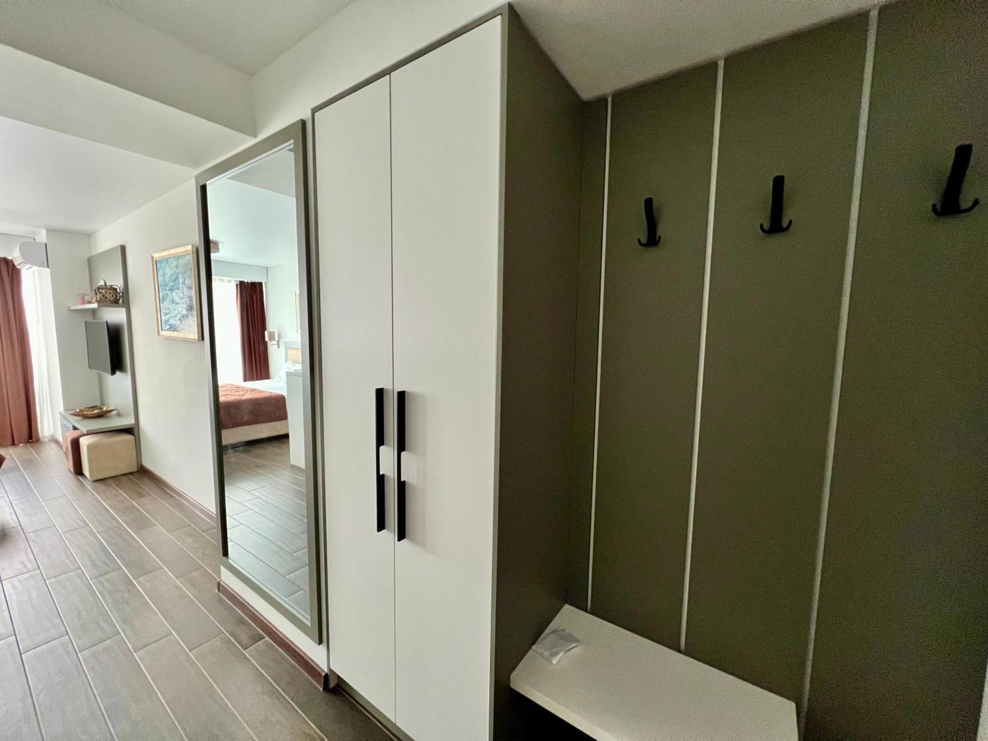 Orbi Beach Tower Batumi Eksteriør billede